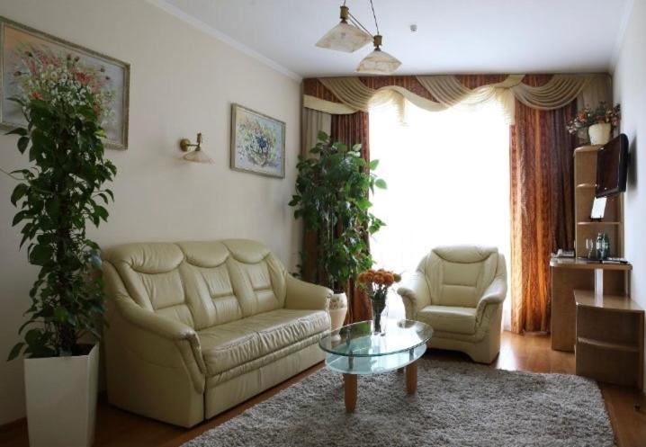 Соняхи Hotel Zimna Voda Luaran gambar