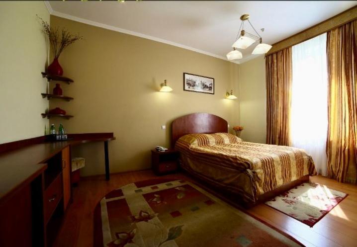 Соняхи Hotel Zimna Voda Luaran gambar