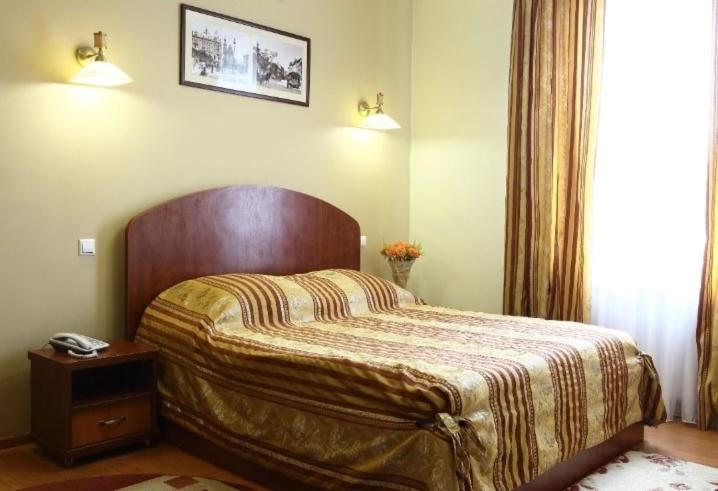 Соняхи Hotel Zimna Voda Luaran gambar